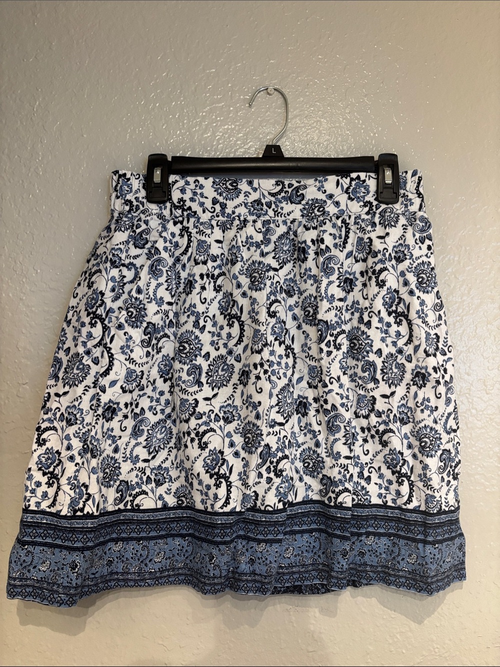 LOFT Linen Blend Prairie White and Blue Floral Border Paisley Mini Skirt